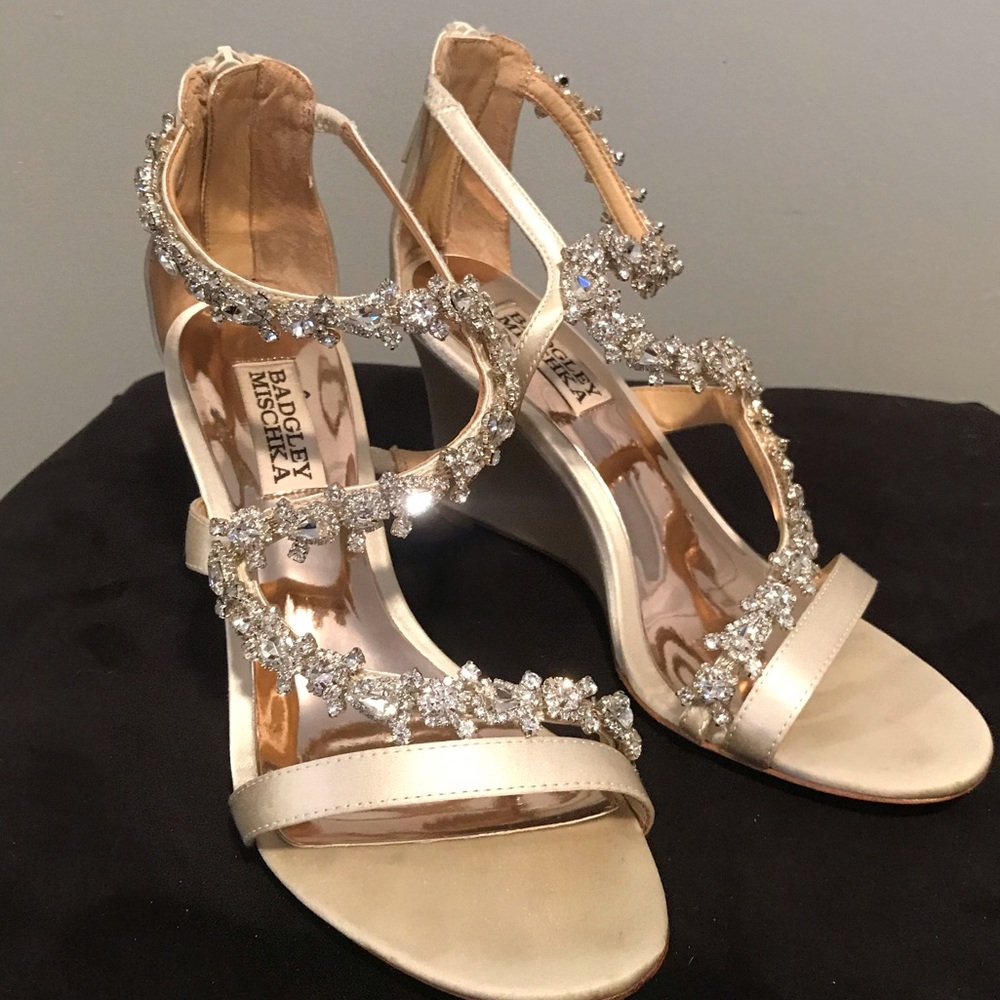Badgley Mischka wedding wedges